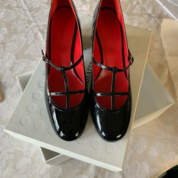 Khaite Fawn Patent Leather Pumps - Picture 3 of 8